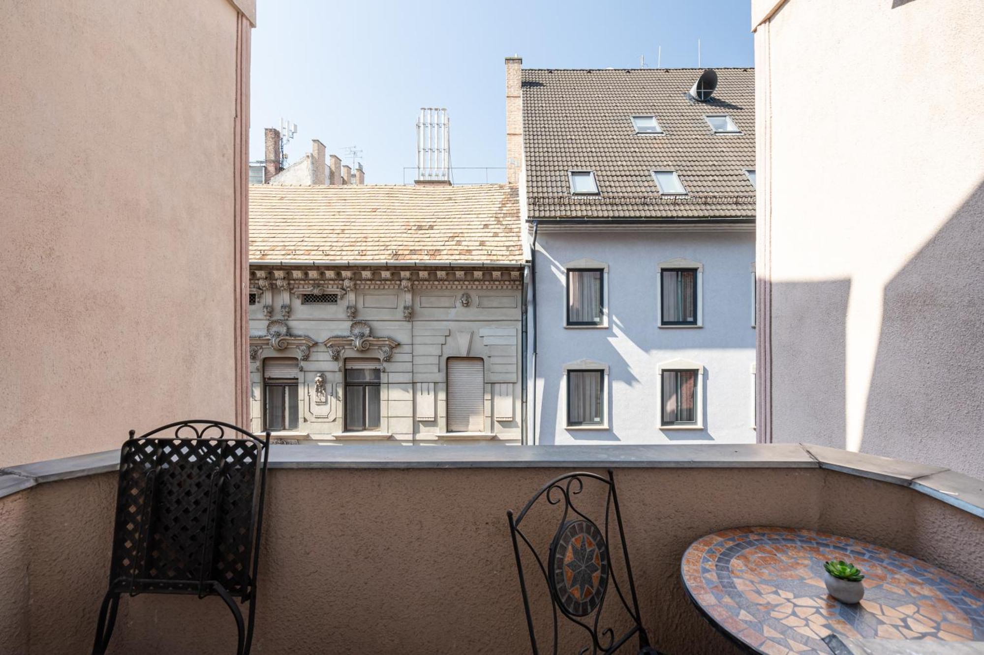 Dorsett Heights Apartment Budapest Luaran gambar